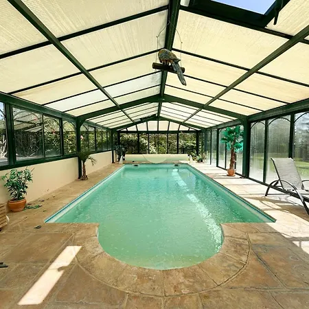 Vakantiehuis La Maison Du Tilleul Avec Piscine Couverte Chauffee Saint-Sulpice-Sur-Risle