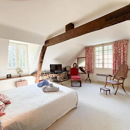 La Maison Du Tilleul Avec Piscine Couverte Chauffee Vakantiehuis *