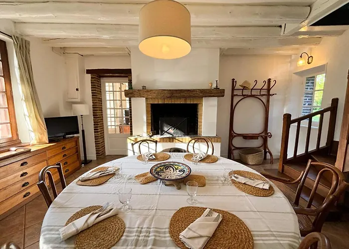 펜션 La Maison Du Tilleul Avec Piscine Couverte Chauffee Saint-Sulpice-Sur-Risle