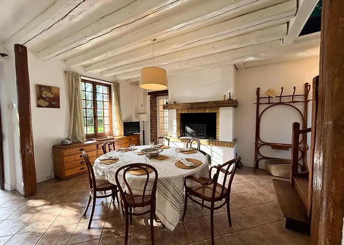 La Maison Du Tilleul Avec Piscine Couverte Chauffee 펜션 Saint-Sulpice-Sur-Risle