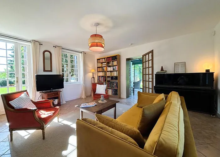 펜션 La Maison Du Tilleul Avec Piscine Couverte Chauffee *