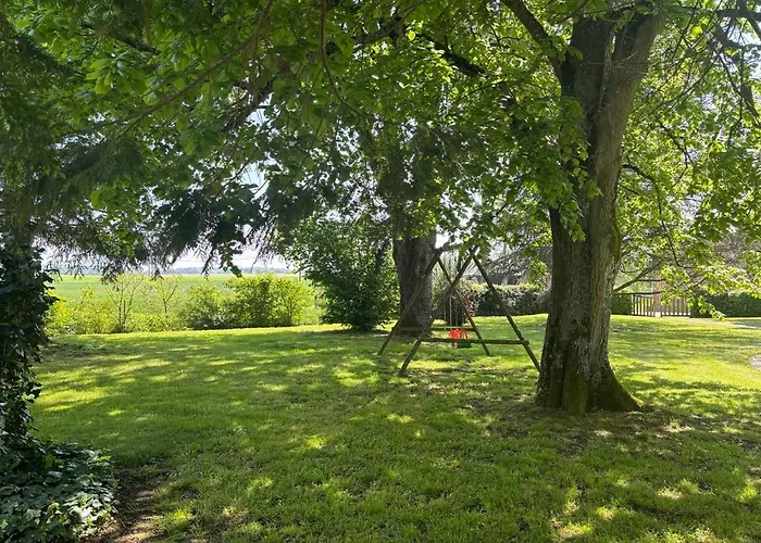 펜션 La Maison Du Tilleul Avec Piscine Couverte Chauffee *